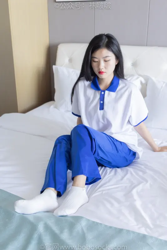 [BoBoSocks袜啵啵]NO.039 小奶熊-校服、vans帆布鞋、短白棉袜、裸足 1
